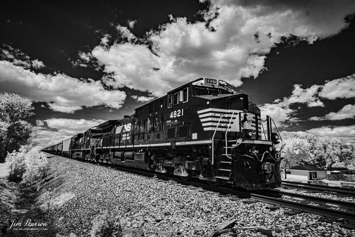 In this week’s Saturday Infrared photo, we catch Norfolk Southern 4821 leading CSX B210 south at Crofton, Kentucky on May 30th, 2024, on the CSX Henderson Subdivision.

Tech Info: Fuji XT-1, RAW, Converted to 720nm B&W IR, Nikon 10-24mm @ 14mm, f/5.6, 1/950., ISO 400.

#trainphotography #railroadphotography #trains #railways #jimpearsonphotography #infraredtrainphotography #infraredphotography #trainphotographer #railroadphotographer #infaredtrainphotography #csxt #intermodal #trending