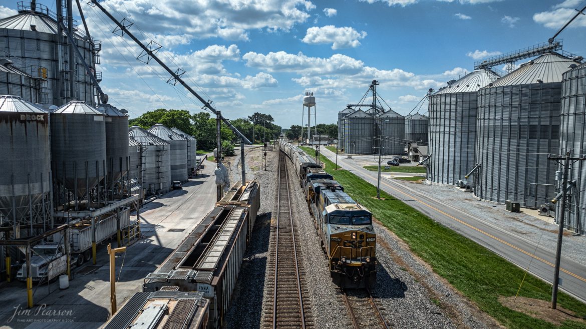 CSXT 5247 takes the siding at the north end of Trenton, Kentucky to allow another higher priority southbound train to pass them, on June 20th, 2024, on the Henderson Subdivision

Tech Info: DJI Mavic 3 Classic Drone, RAW, 22mm, f/2.8, 1/3200, ISO 110.

#railroad #railroads #train #trains #bestphoto #railroadengines #picturesoftrains #picturesofrailway #bestphotograph #photographyoftrains #trainphotography #JimPearsonPhotography #trendingphoto #csxt #trainsfromadrone