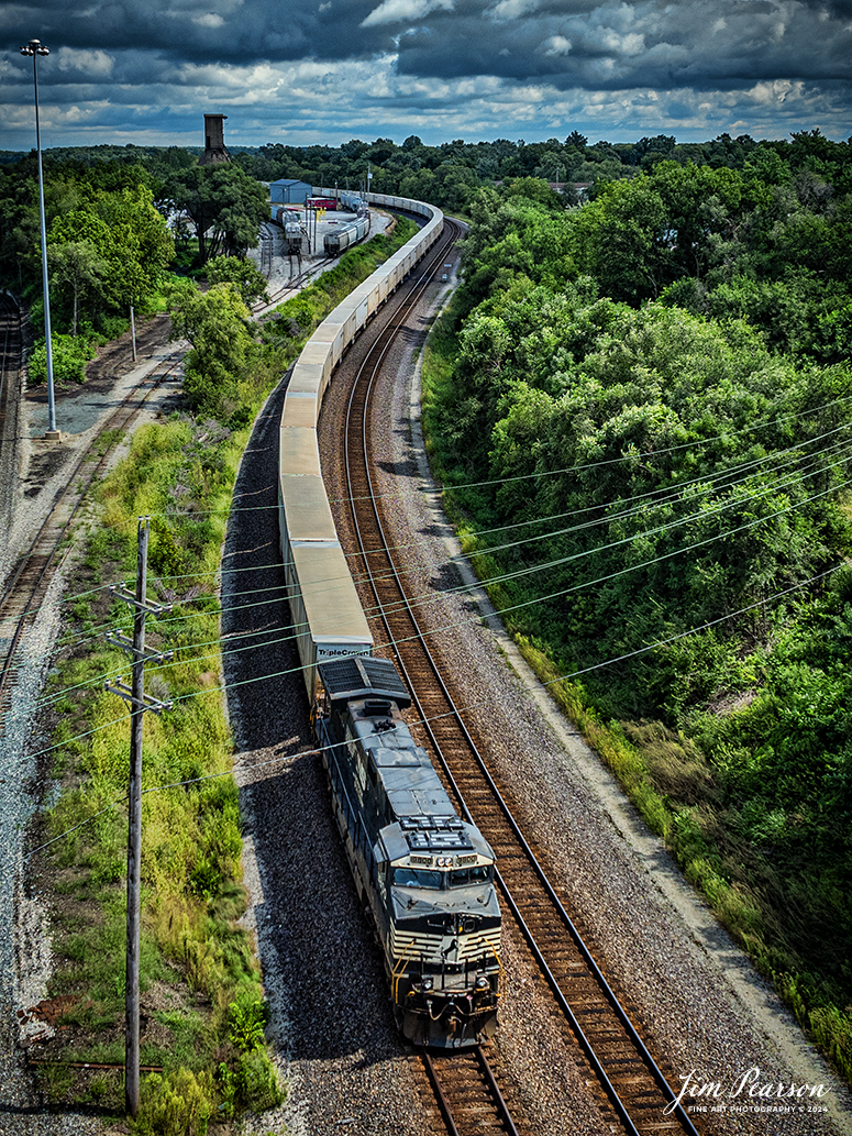 c

#trainphotography #railroadphotography #trains #railways #trainphotographer #railroadphotographer #jimpearsonphotography #NorfolkSouthern #IndianaRailroads