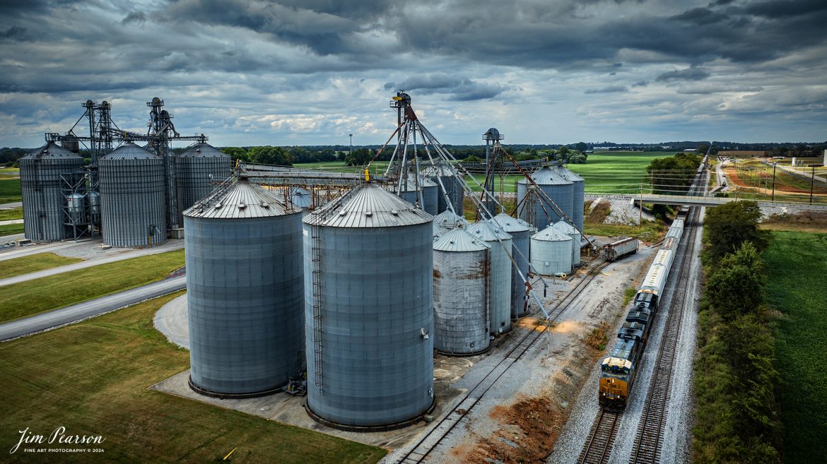 CSX M513 passes the Hopkinsville Elevator Co. Inc. Complex as it heads south on September 13h, 2024, under stormy skies as it heads CSXT 968 leading on the CSX Henderson Subdivision.

Tech Info: DJI Mavic 3 Classic Drone, RAW, 22mm, f/2.8, 1/2000, ISO 140.

#railroad #railroads #train #trains #bestphoto #railroadengines #picturesoftrains #picturesofrailway #bestphotograph #photographyoftrains #trainphotography #JimPearsonPhotography #trendingphoto #onecsx