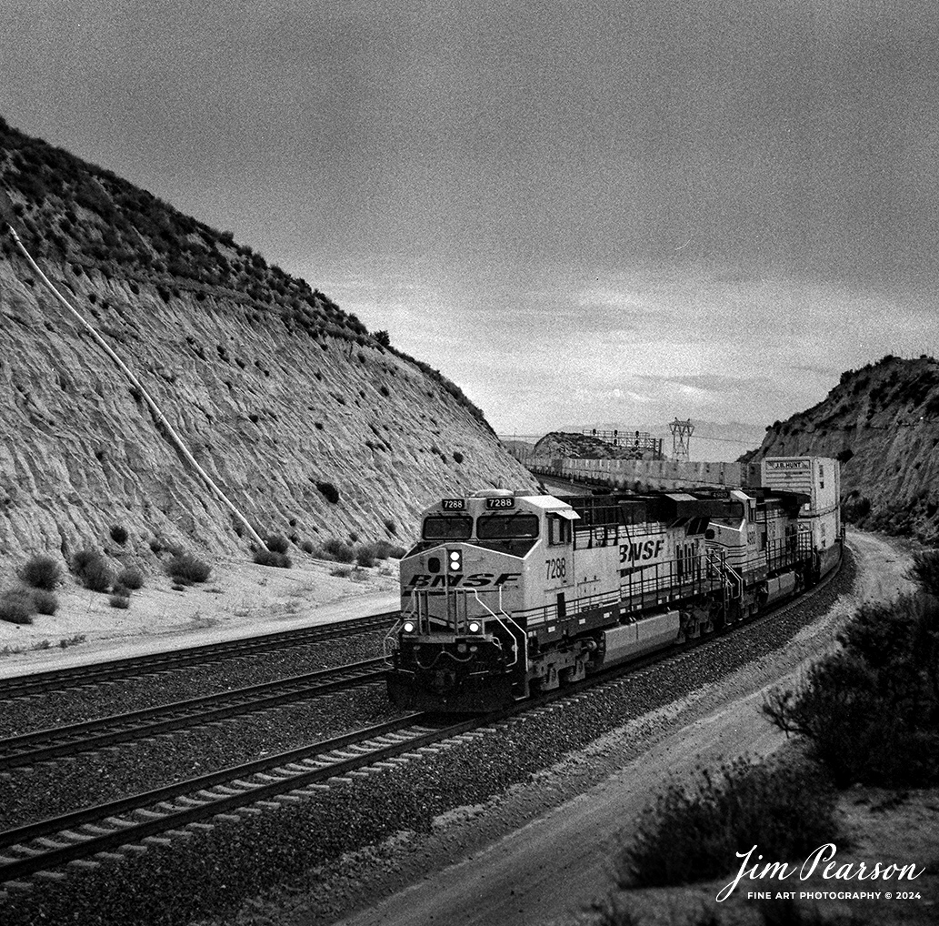 Analog Wednesday – I’ve recently added a like new Mamiya C330 Professional 2 ¼ square film camera to my camera bag and on Wednesday’s I’ll be sharing images I’ve shot with it. This shot is from September 24th, 2024, of a Westbound BNSF intermodal as it starts its downhill run from the summit in Cajon Pass, CA.

Tech Info: Mamiya C330 Professional, Ilford HP5 Film, Mamiya 80mm, f/4, 1/400, ISO 400.

#railroad #railroads #train, #trains #railway #railway #steamtrains #railtransport #railroadengines #picturesoftrains #picturesofrailways #besttrainphotograph #bestphoto #photographyoftrains #bestsoldpicture #JimPearsonPhotography #analogphotography#blackandwhite