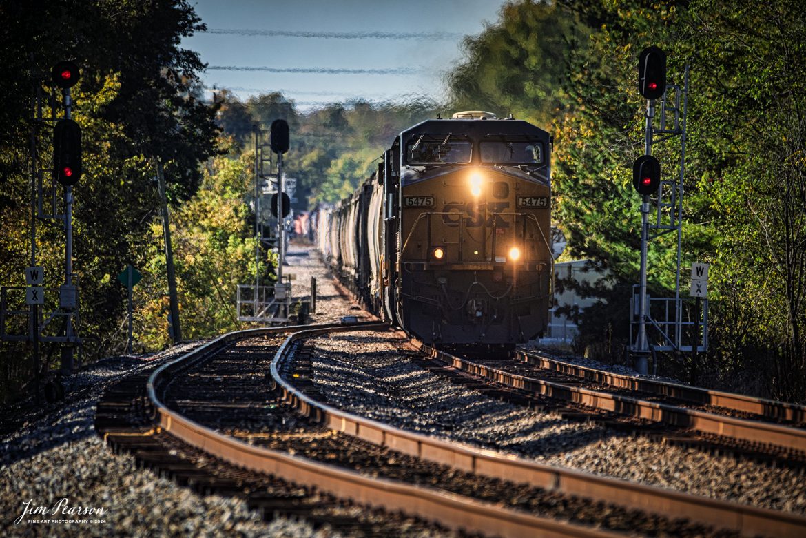 CSX M498 splits the signals at the south end of Latham Siding as they head north on the CSX Henderson Subdivision at Hopkinsville, Ky, on October 22nd, 2024.

Tech Info: Nikon D800, RAW, Sigma 150-600 @360mm, f/5.6, 1/1000, ISO 320.

#trainphotography #railroadphotography #trains #railways #trainphotographer #railroadphotographer #jimpearsonphotography #onecsx #csxt