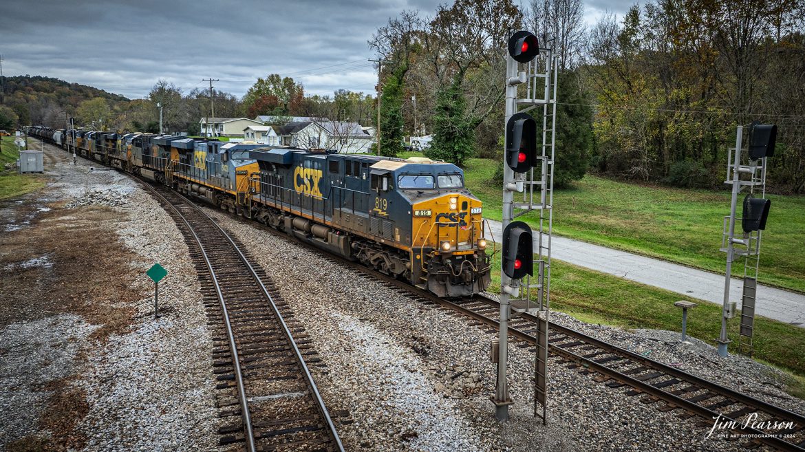 CSXT 819 leads a lash up of 8 engines as they pass through Mortons Junction on CSX M498 on November14th, 2024, at Mortons Gap, Kentucky on the CSX Henderson Subdivision. Not sure just how many of them were actually underpower, but it was a very long train!

Tech Info: DJI Mavic 3 Classic Drone, RAW, 24mm, f/2.8, 1/160, ISO 130.

#bestphoto #trains #bestsoldpicture #JimPearsonPhotography #trainsfromtheair #trainsfromadrone